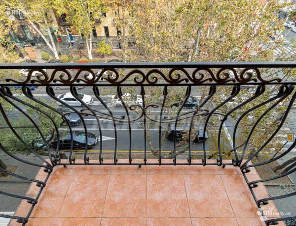 1-senyakanoc-bnakaran-vacharq-Yerevan-Center