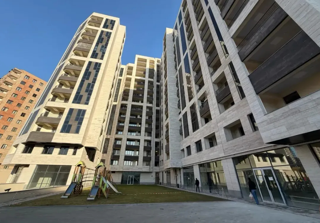3 bedroom apartment for sale خیابان گِریبودوف, عربگیر ایروان, 159891