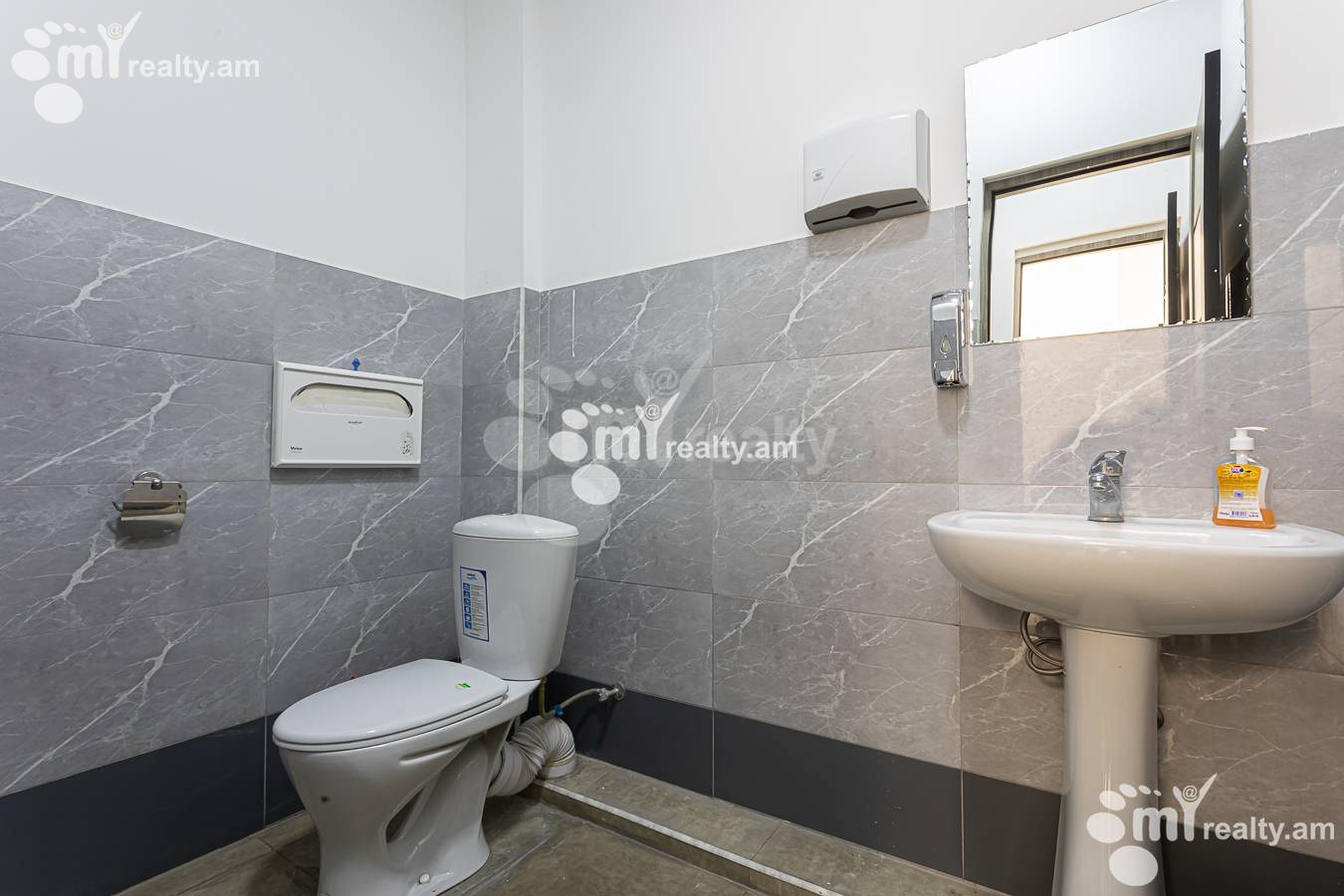 Commercial for rent خیابان نعلبندیان, مرکز شهر ایروان, 156759