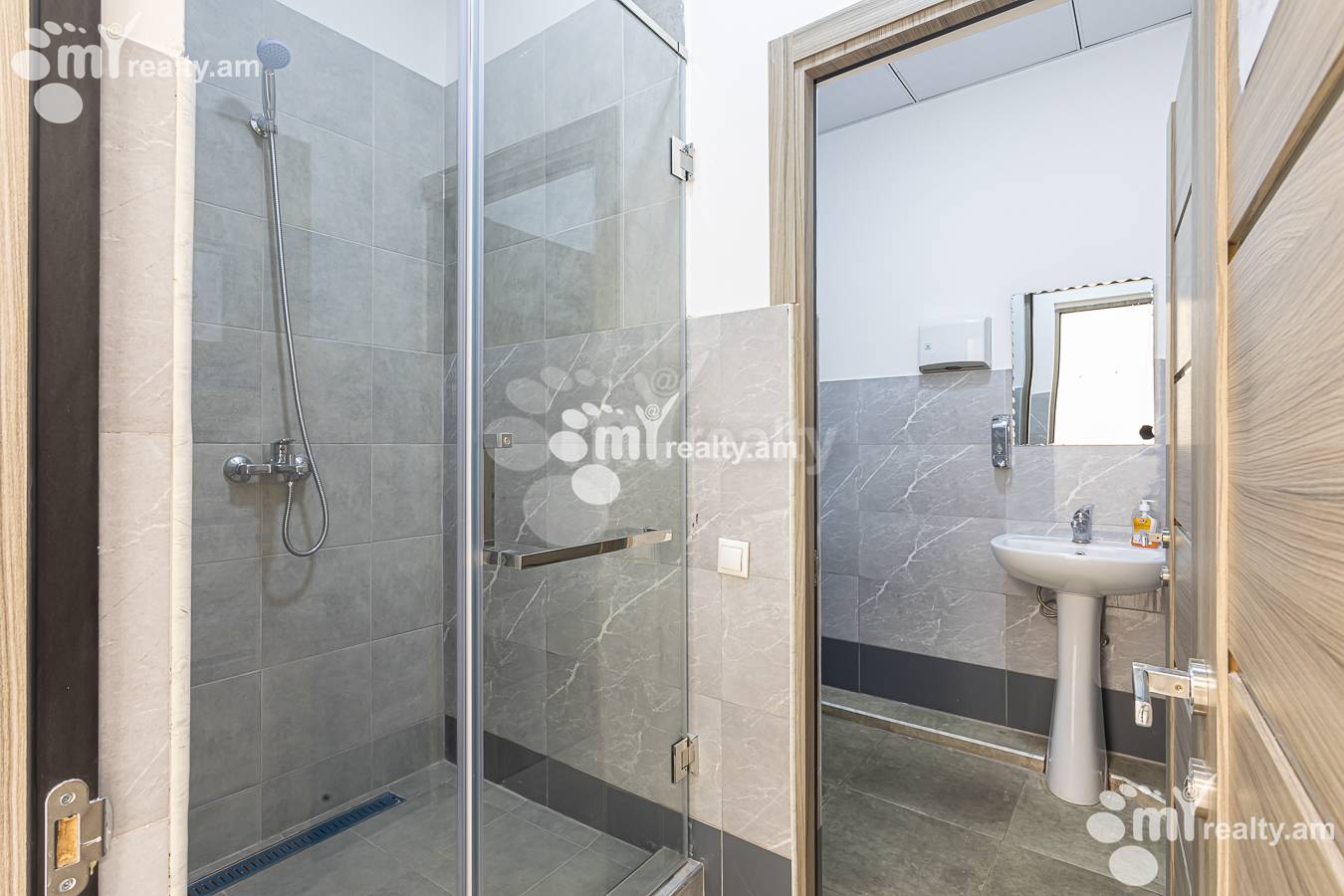 Commercial for rent خیابان نعلبندیان, مرکز شهر ایروان, 156759