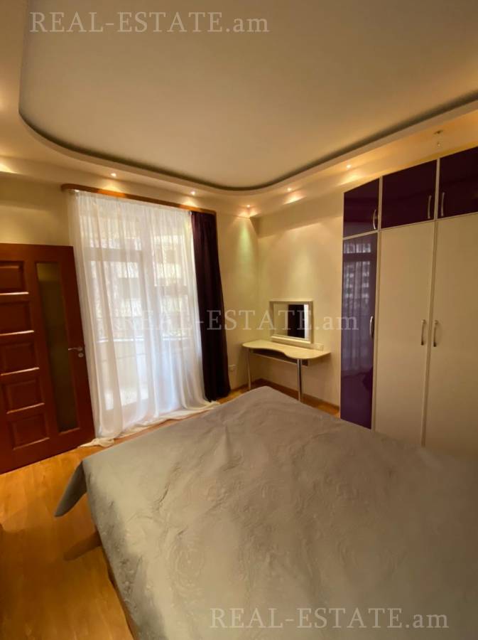 4 bedroom apartment for sale Aram St, Center Yerevan, 126984