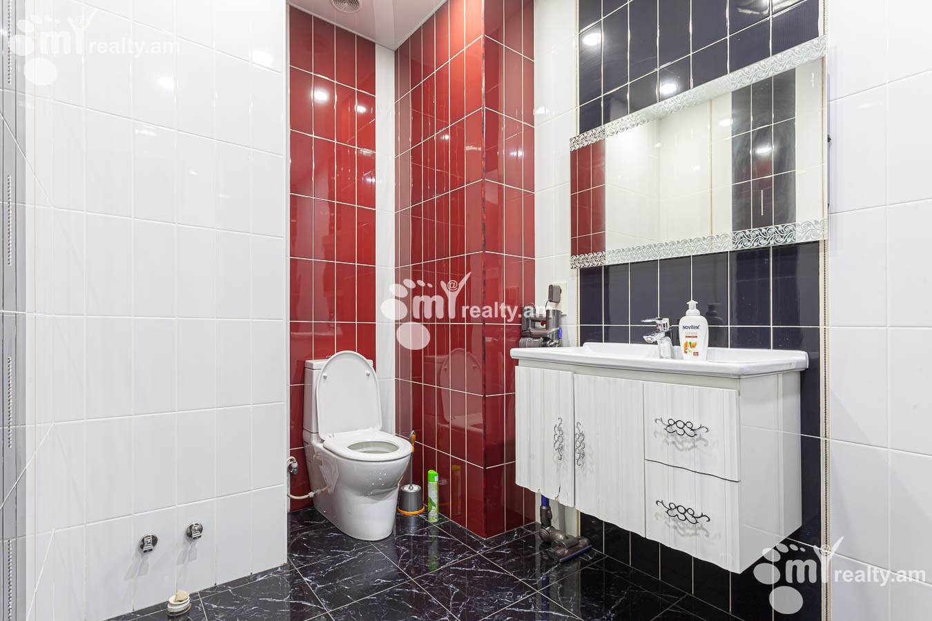 Купить 4 комнатную квартиру Ростом ул, Центр Ереван, 153296