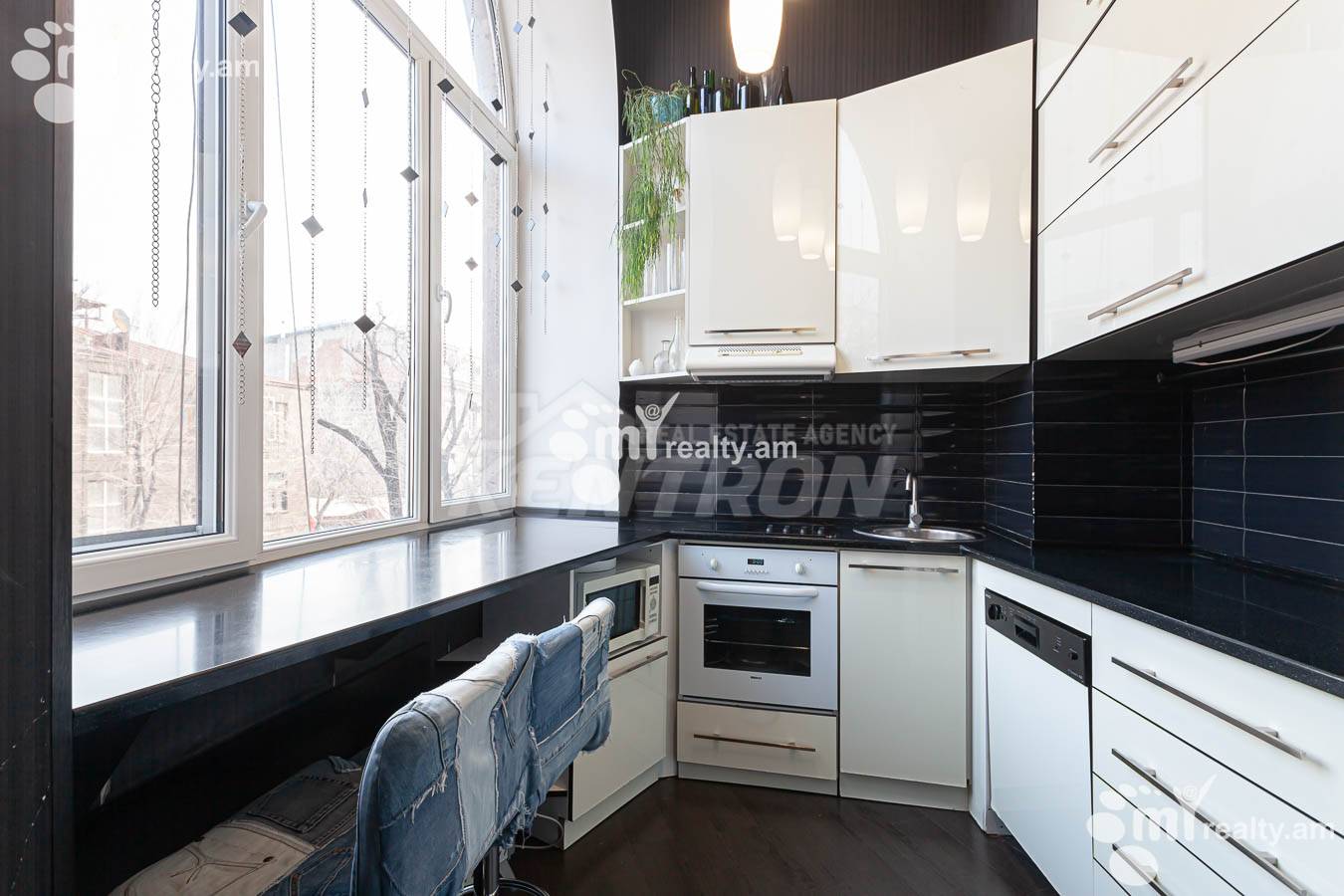 2 bedroom apartment for sale Paronyan St, Center Yerevan, 154231