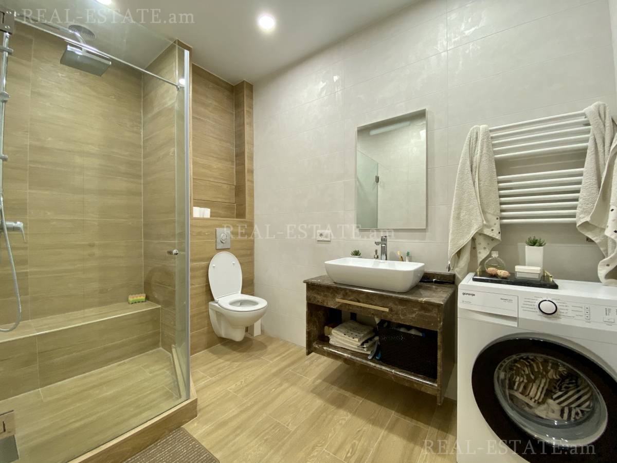 3 bedroom apartment for sale Antarayin St, Center Yerevan, 103041