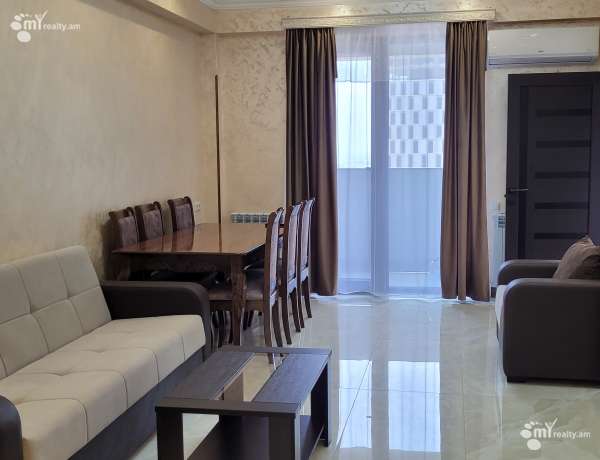 varcov-bnakaran-norakaruycum/2-senyakanoc/Leningradyan+St/Ajapnyak/Yerevan