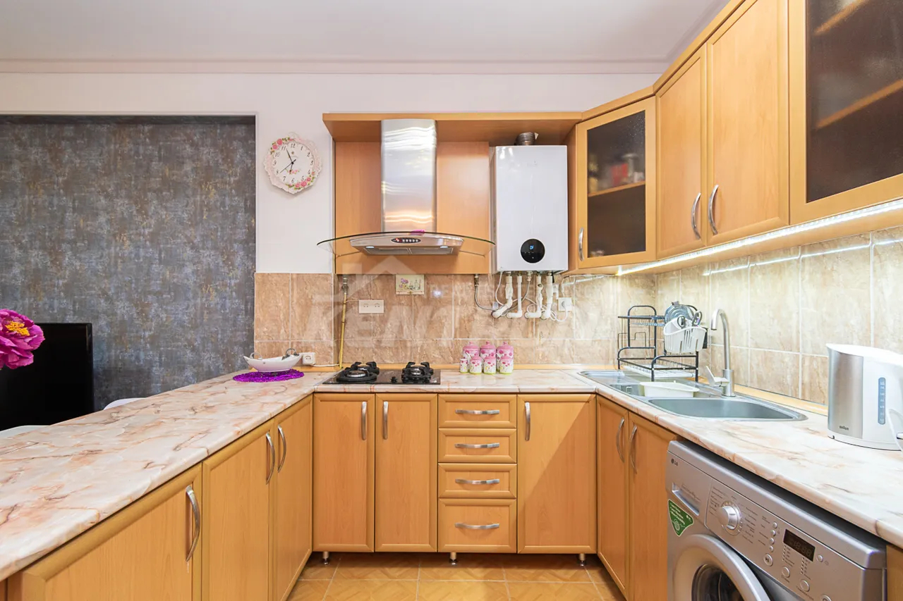 2 bedroom apartment for rent خیابان آنتارایین, مرکز شهر ایروان, 159537