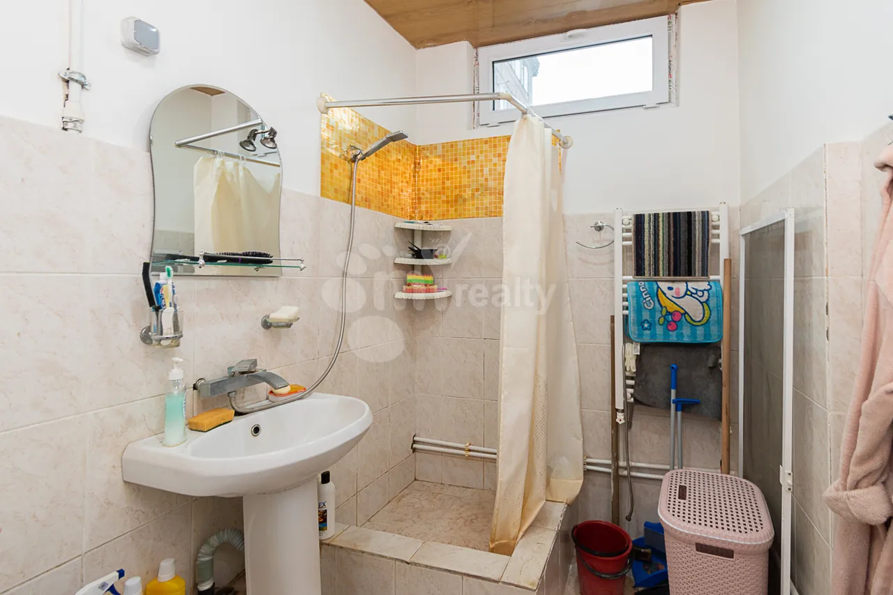 Купить 3 комнатную квартиру Азатутян пр, Арабкир Ереван, 160246