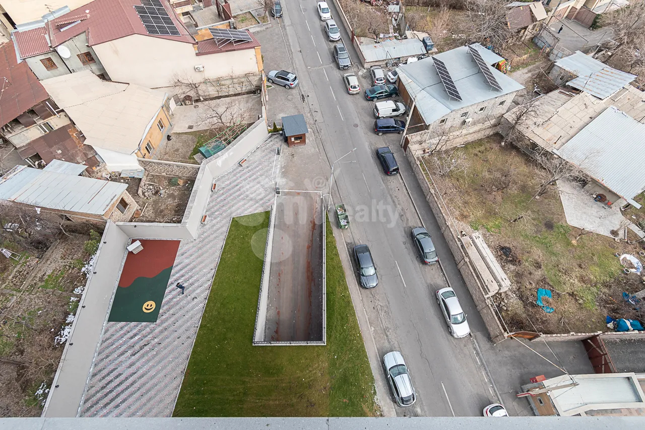 3 սենյականոց բնակարան  Գոգոլի փող., Քանաքեռ-Զեյթուն Երևան, 159666