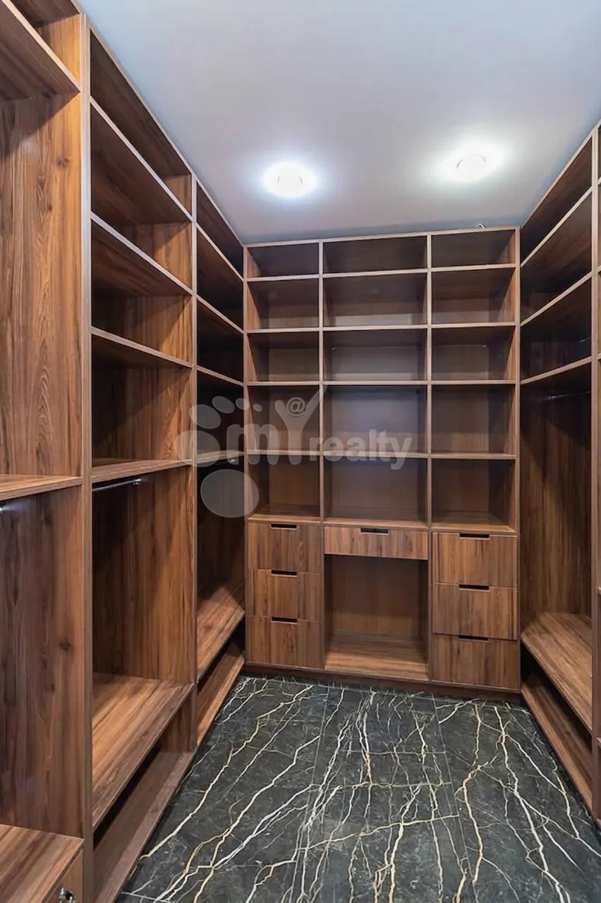 5 bedroom apartment for sale Tsitsernakaberd Highway, Center Yerevan, 161498