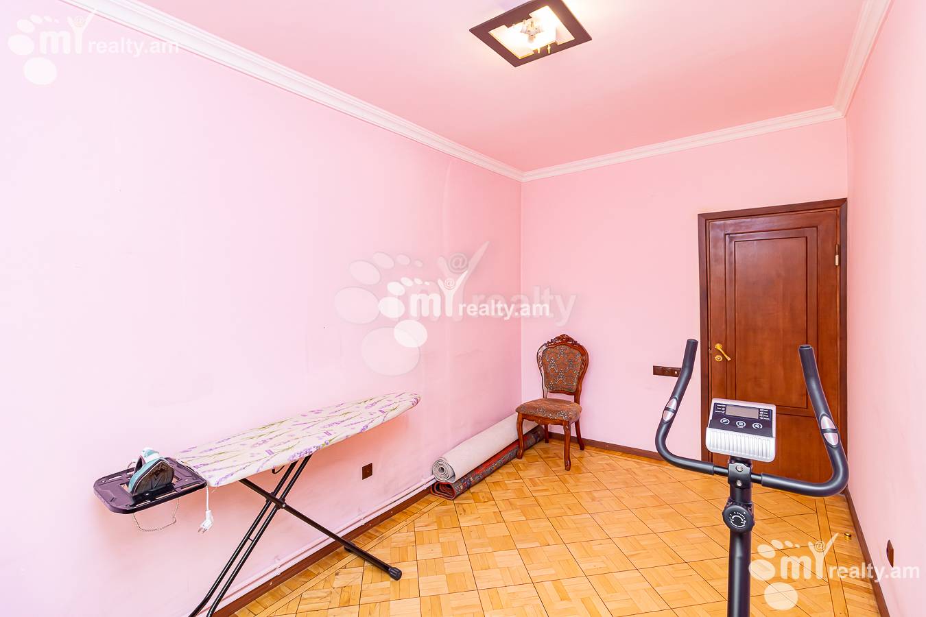 3 սենյականոց բնակարան  Ե. Քոչար փող, Կենտրոն Երևան, 143637