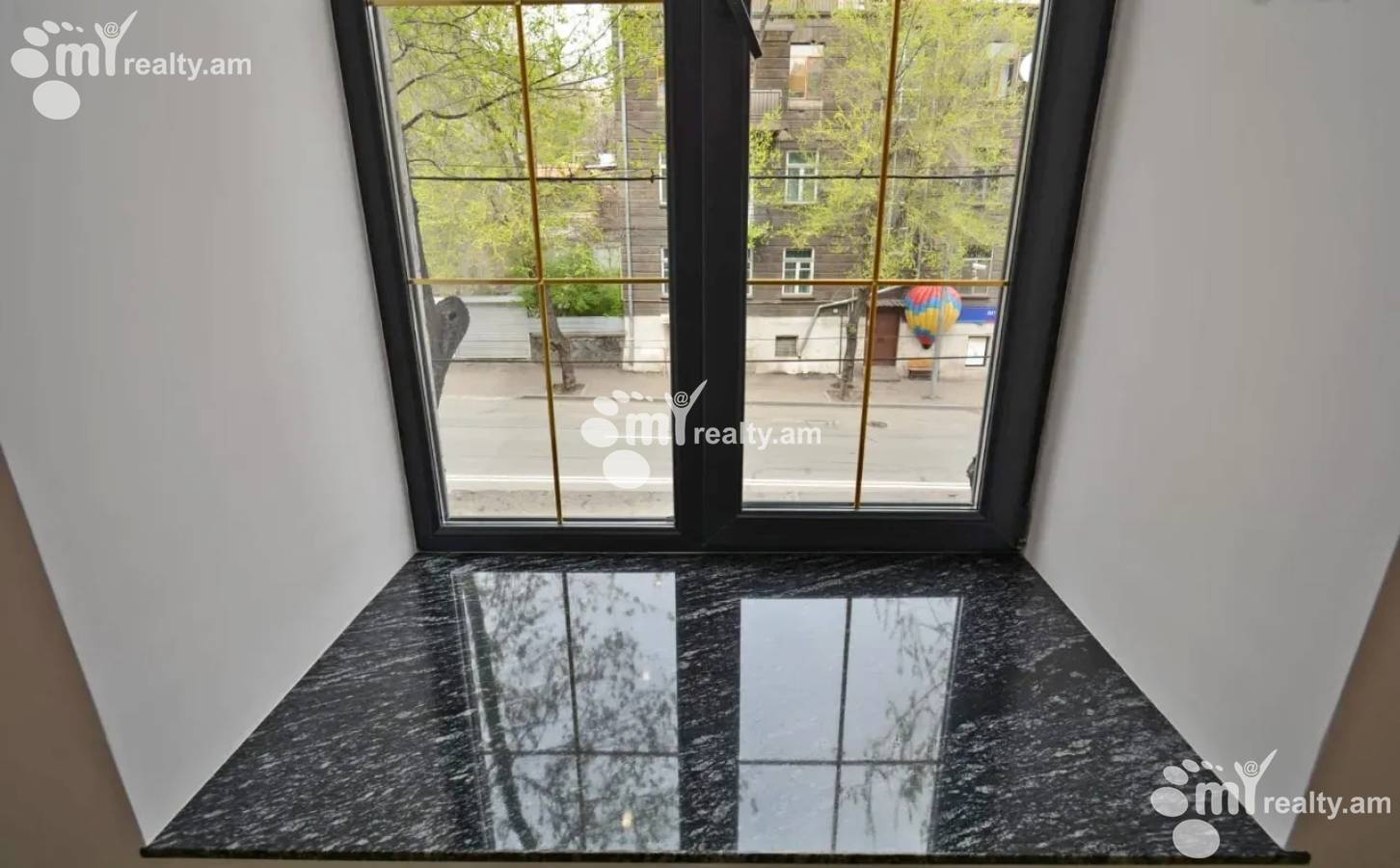 3 սենյականոց բնակարան  Պարոնյան փող, Կենտրոն Երևան, 160187