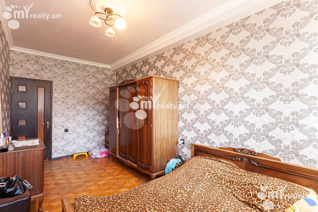 Купить 3 комнатную квартиру Паронян ул, Центр Ереван, 151610