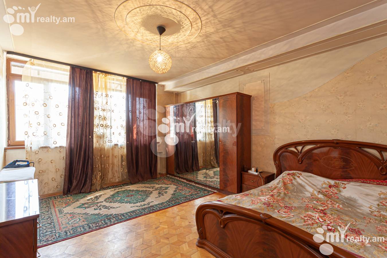 Купить 3 комнатную квартиру Паронян ул, Центр Ереван, 151610