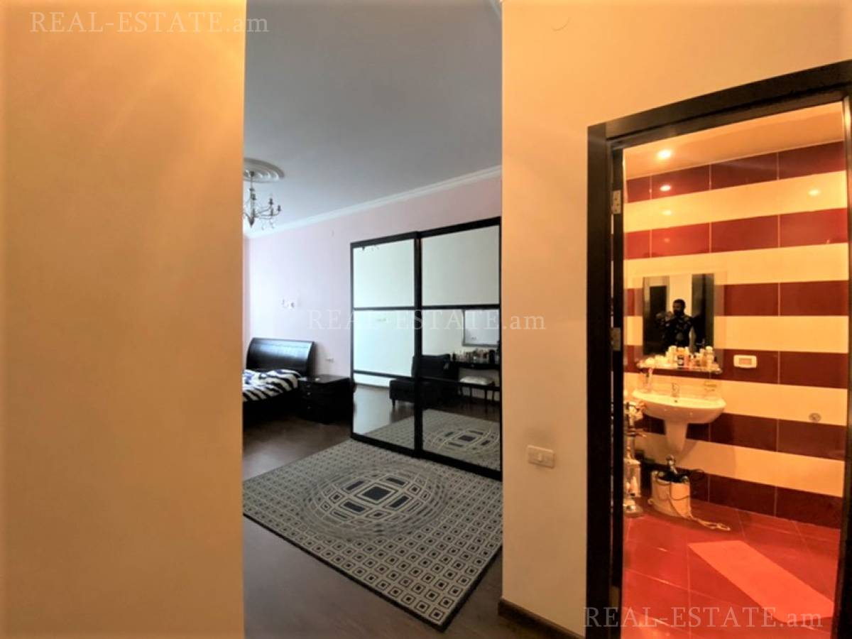 4 bedroom apartment for sale Aram St, Center Yerevan, 121421