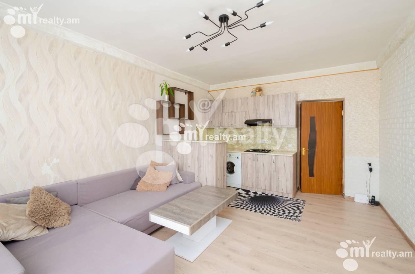 3 bedroom apartment for sale Saryan St, Center Yerevan, 135070