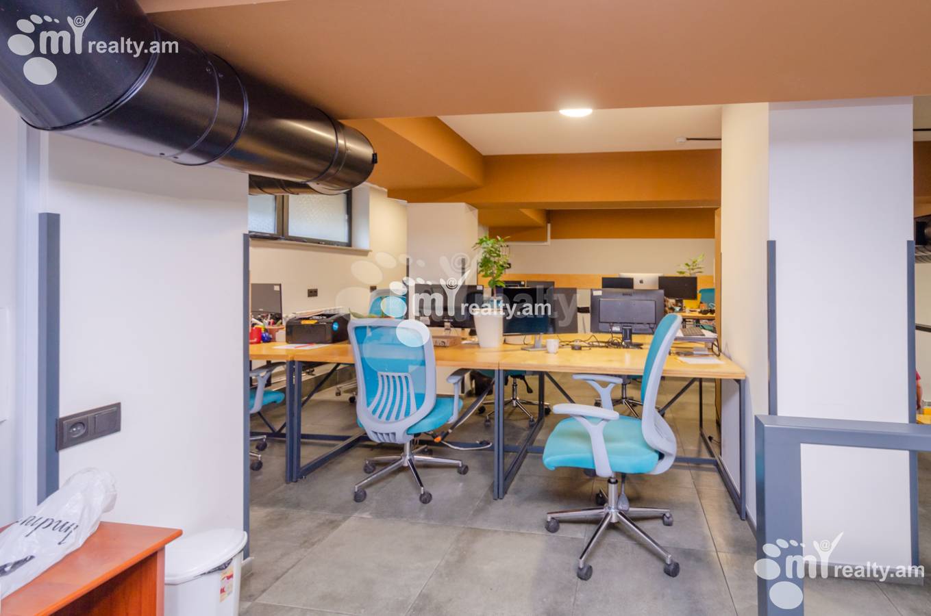 Снять коммерческoе помещение Орбели Ехбайрнери ул, Арабкир Ереван, 137098