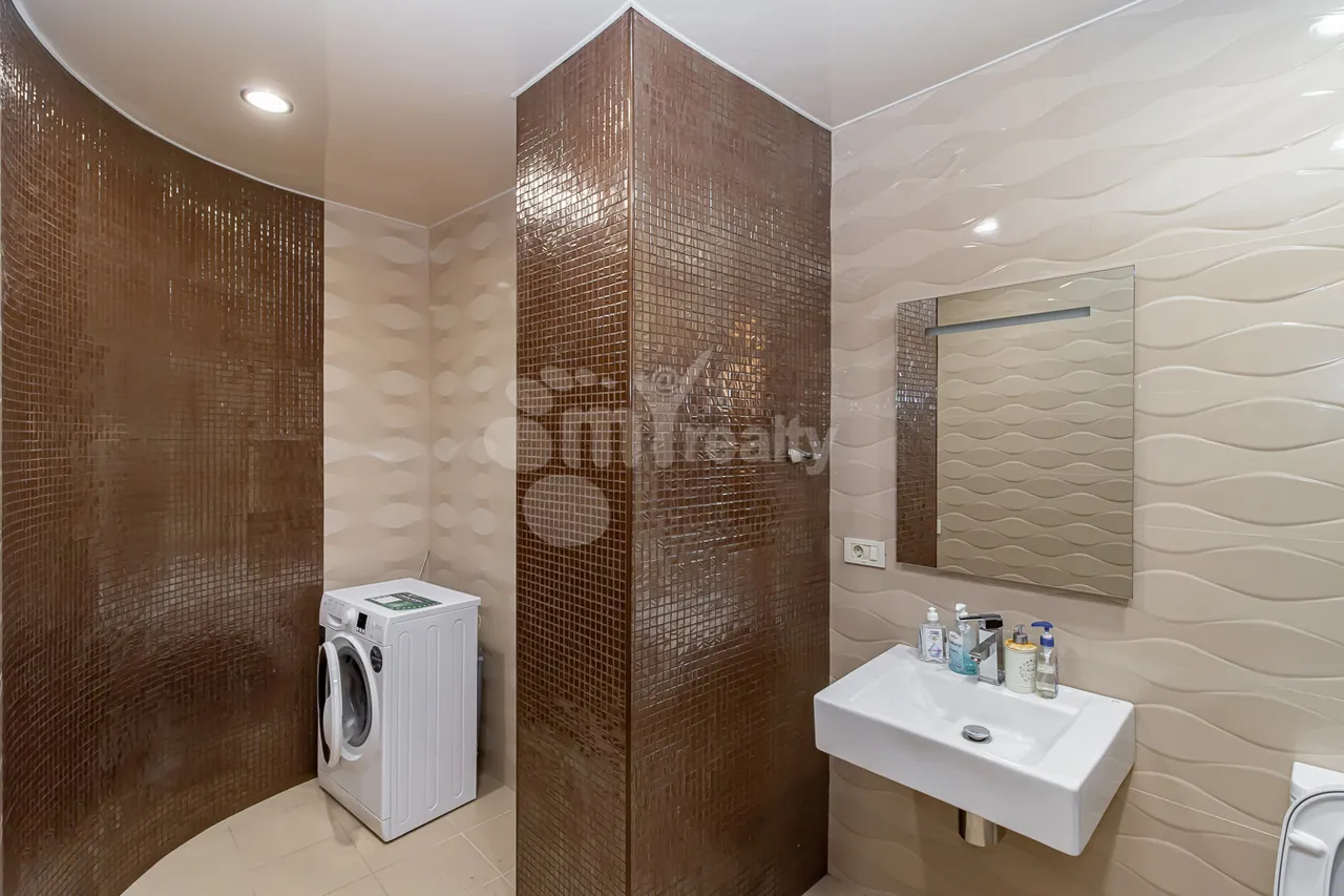 4 bedroom apartment for sale D. Demirchyan St, Center Yerevan, 157282