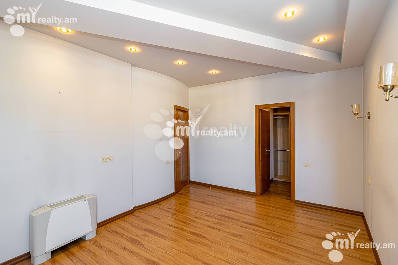 4 bedroom apartment for sale D. Demirchyan St, Center Yerevan, 147372