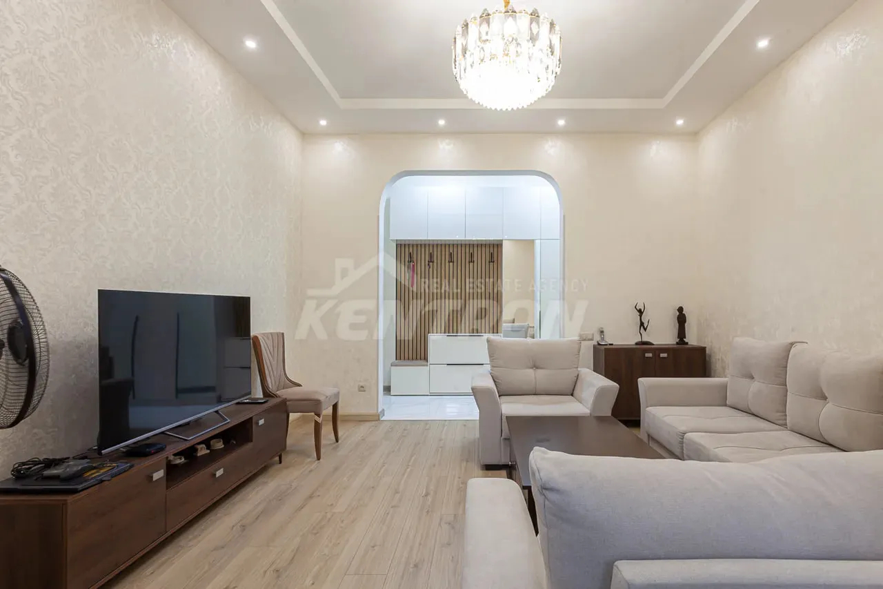 3 bedroom apartment for rent Paronyan St, Center Yerevan, 157954