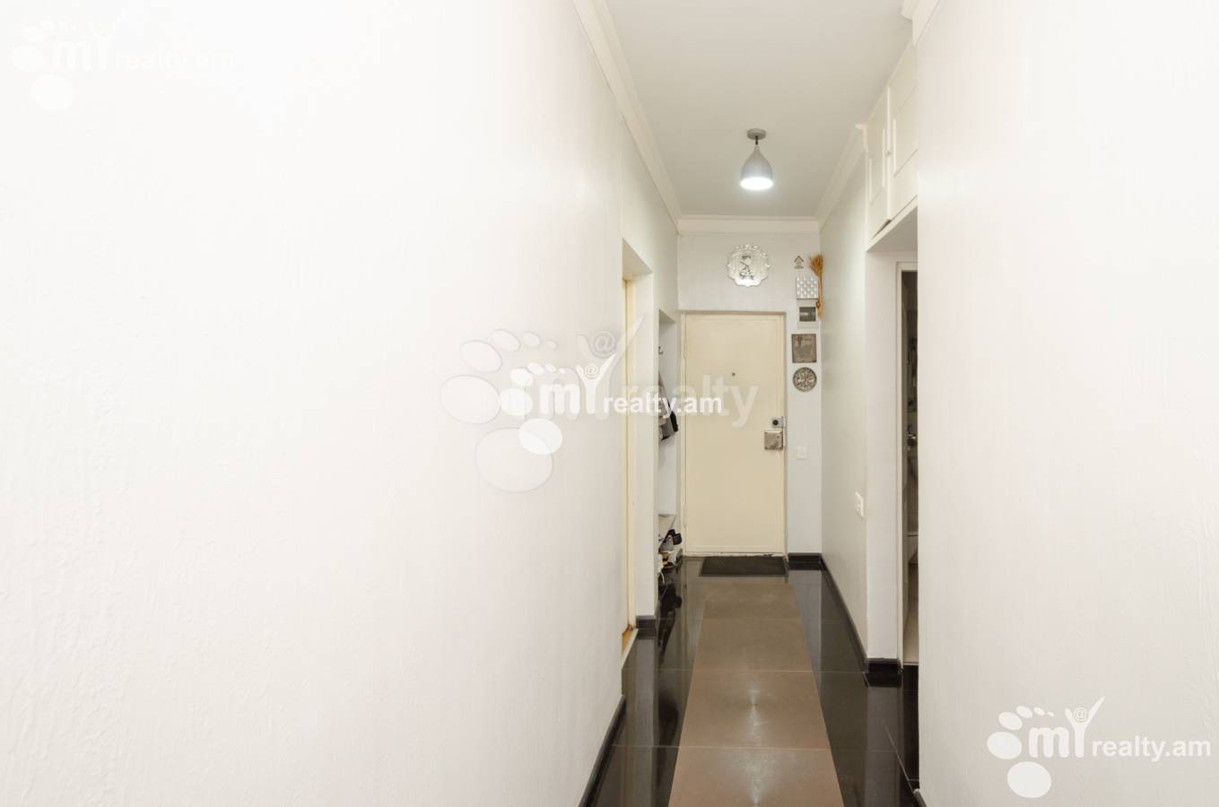3 bedroom apartment for sale Zakyan St, Center Yerevan, 138329