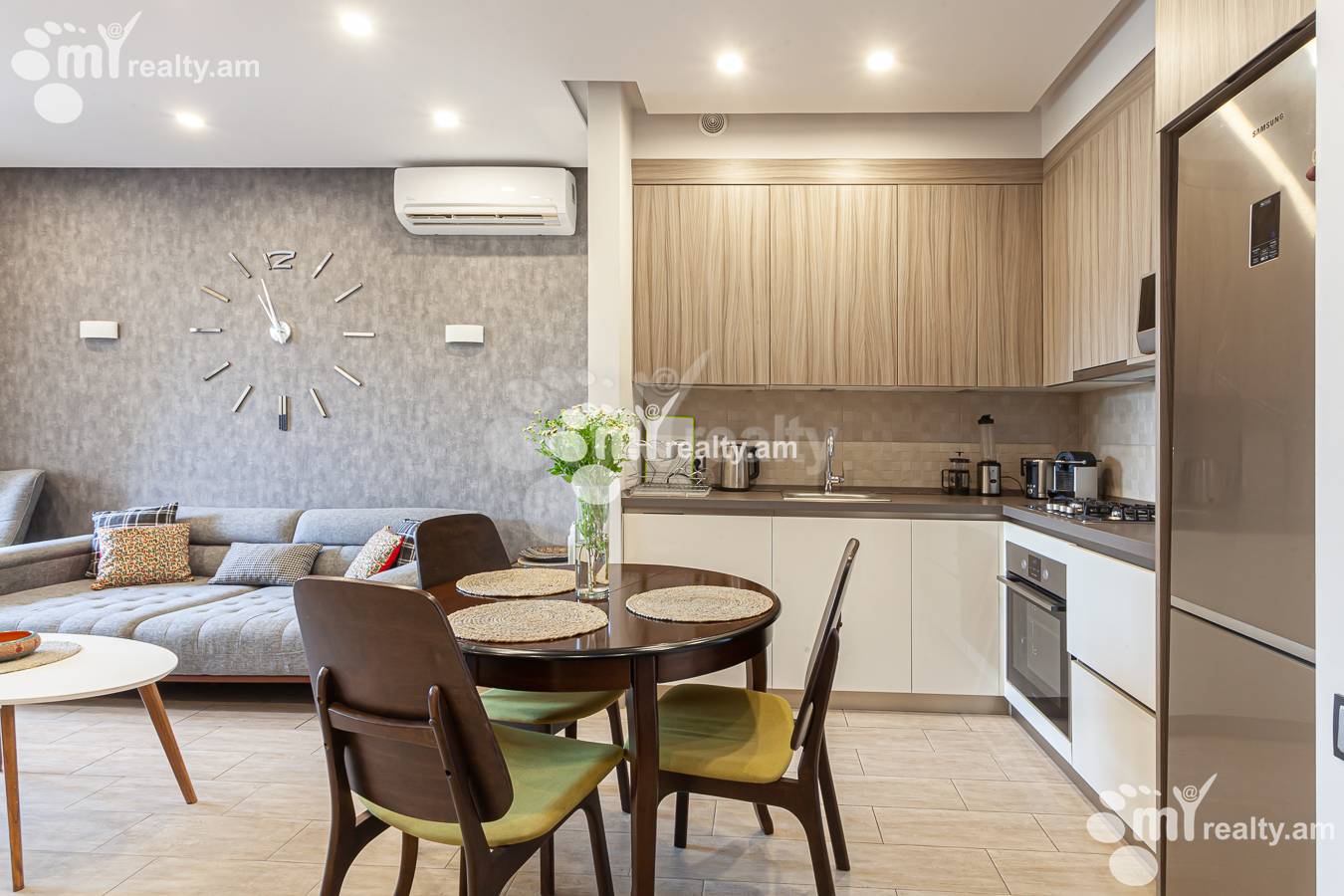 3 bedroom apartment for rent Antarayin St, Center Yerevan, 155627