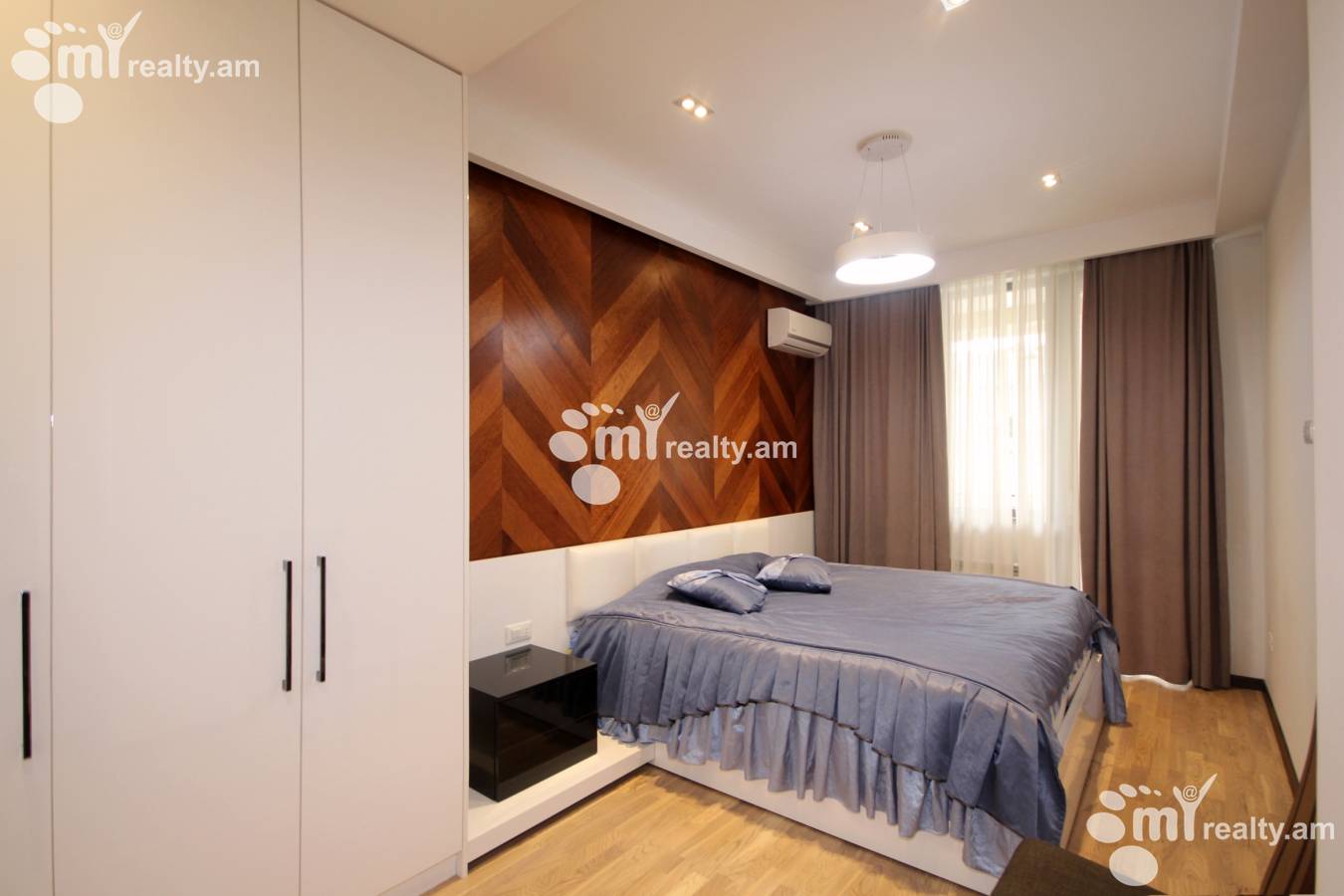 3 bedroom apartment for sale Hanrapetutyan St, Center Yerevan, 159599