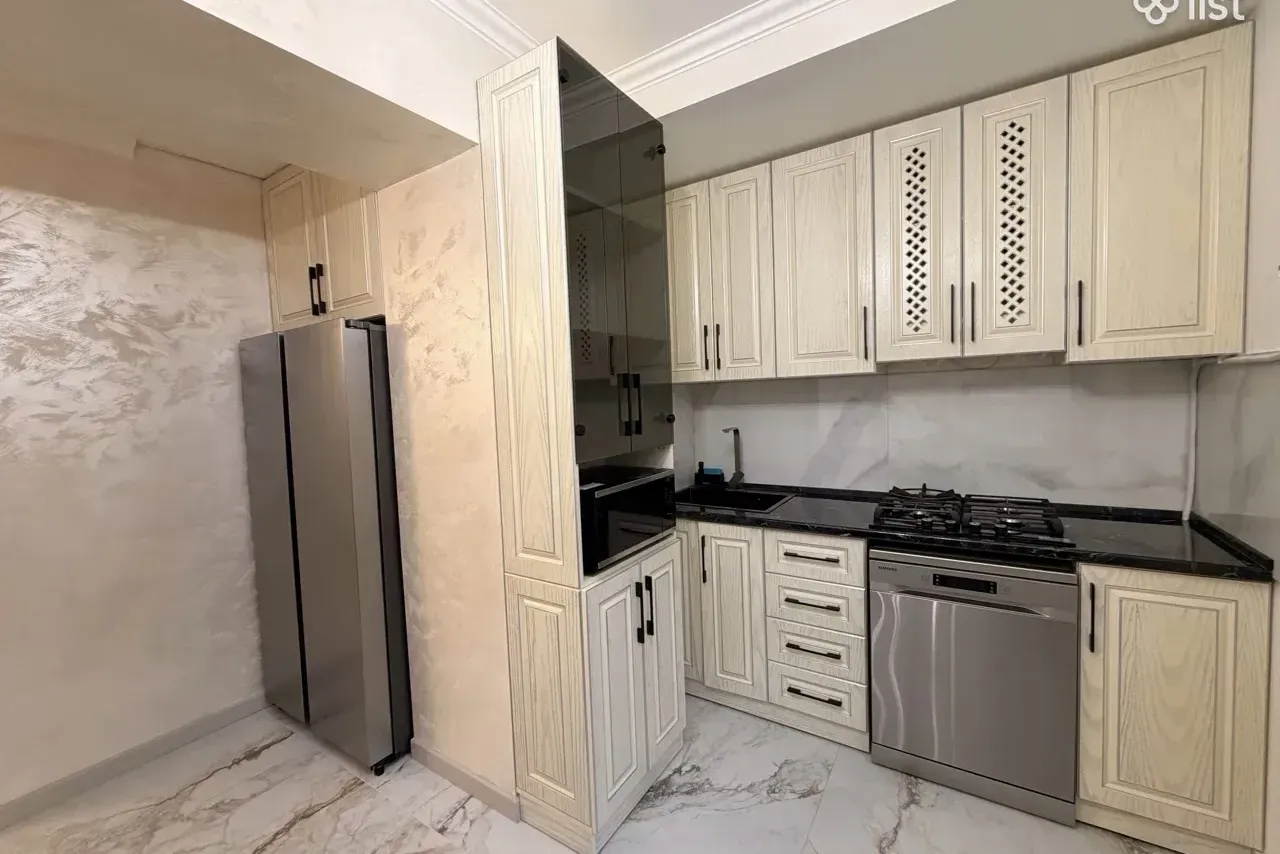 3 bedroom apartment for rent Zakyan St, Center Yerevan, 161552