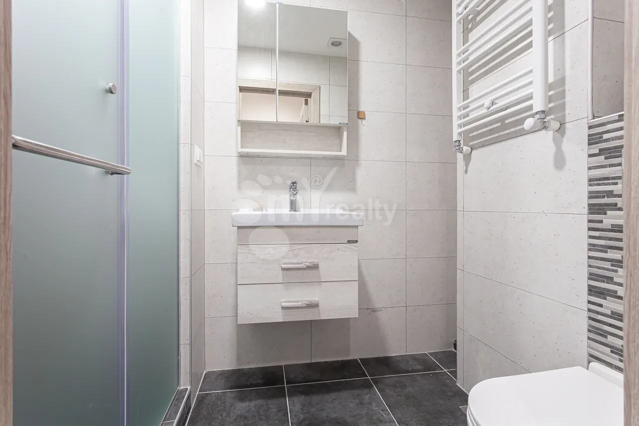 3 bedroom apartment for sale خیابان آخبیور سِروب, عربگیر ایروان, 158252