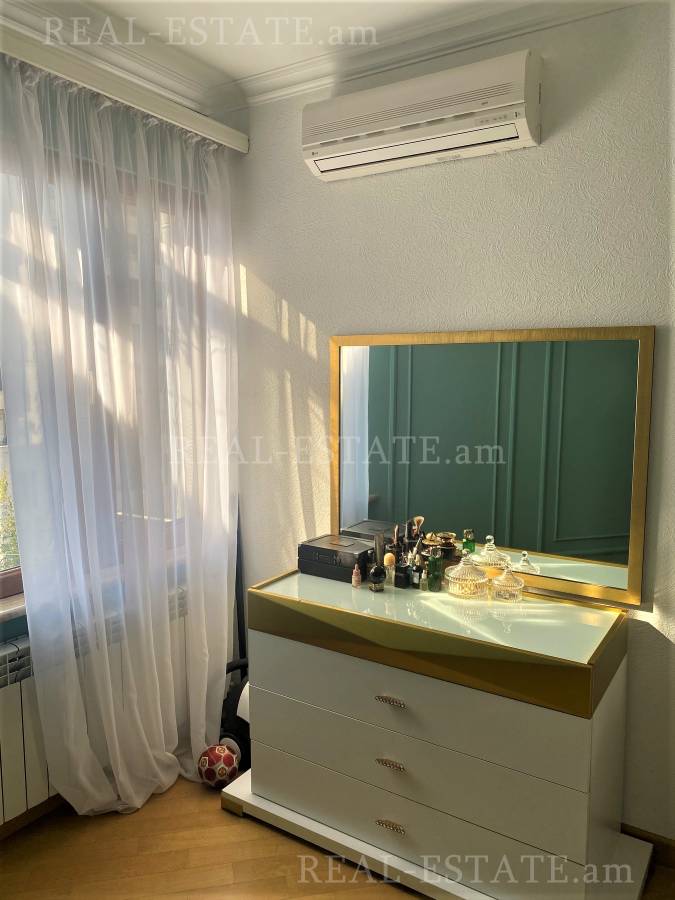 4 bedroom apartment for sale Sayat-Nova Ave, Center Yerevan, 116013