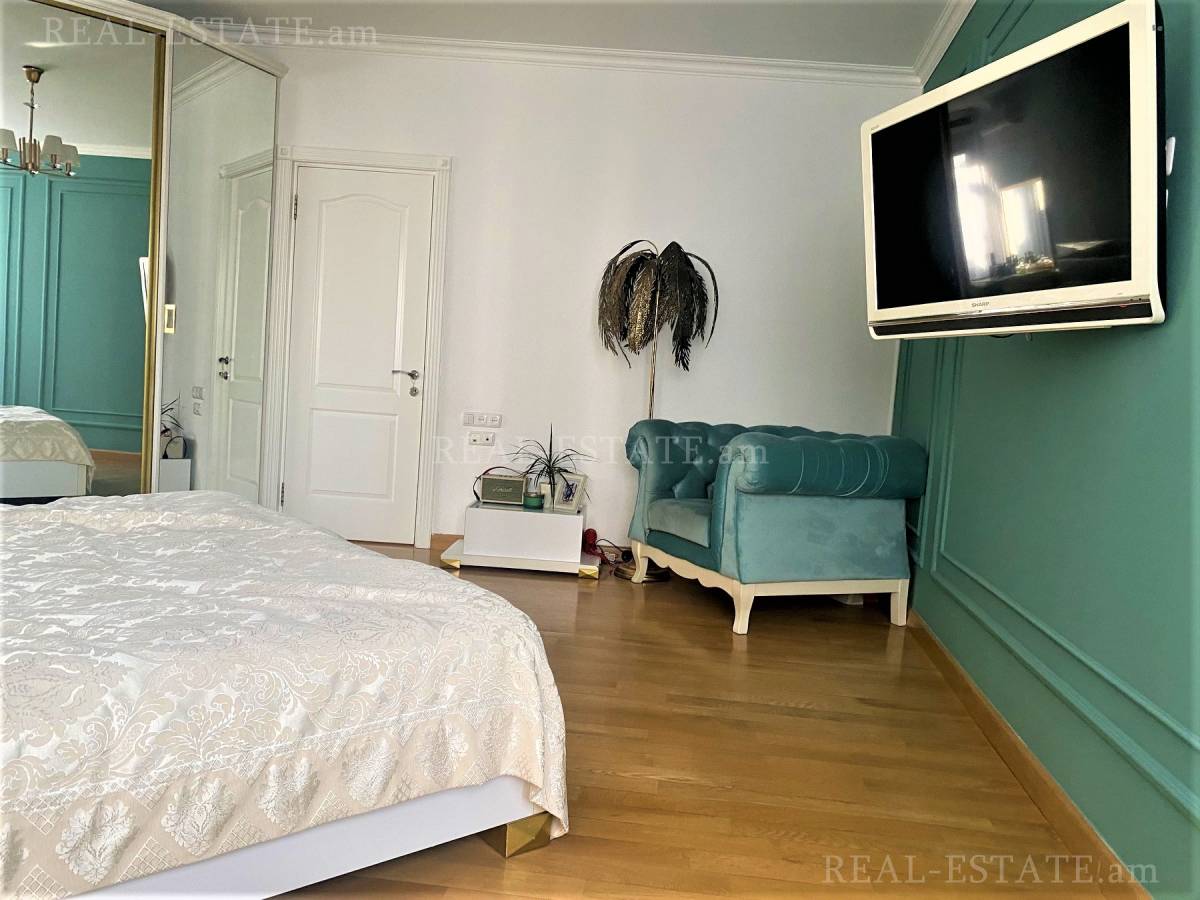 4 bedroom apartment for sale Sayat-Nova Ave, Center Yerevan, 116013