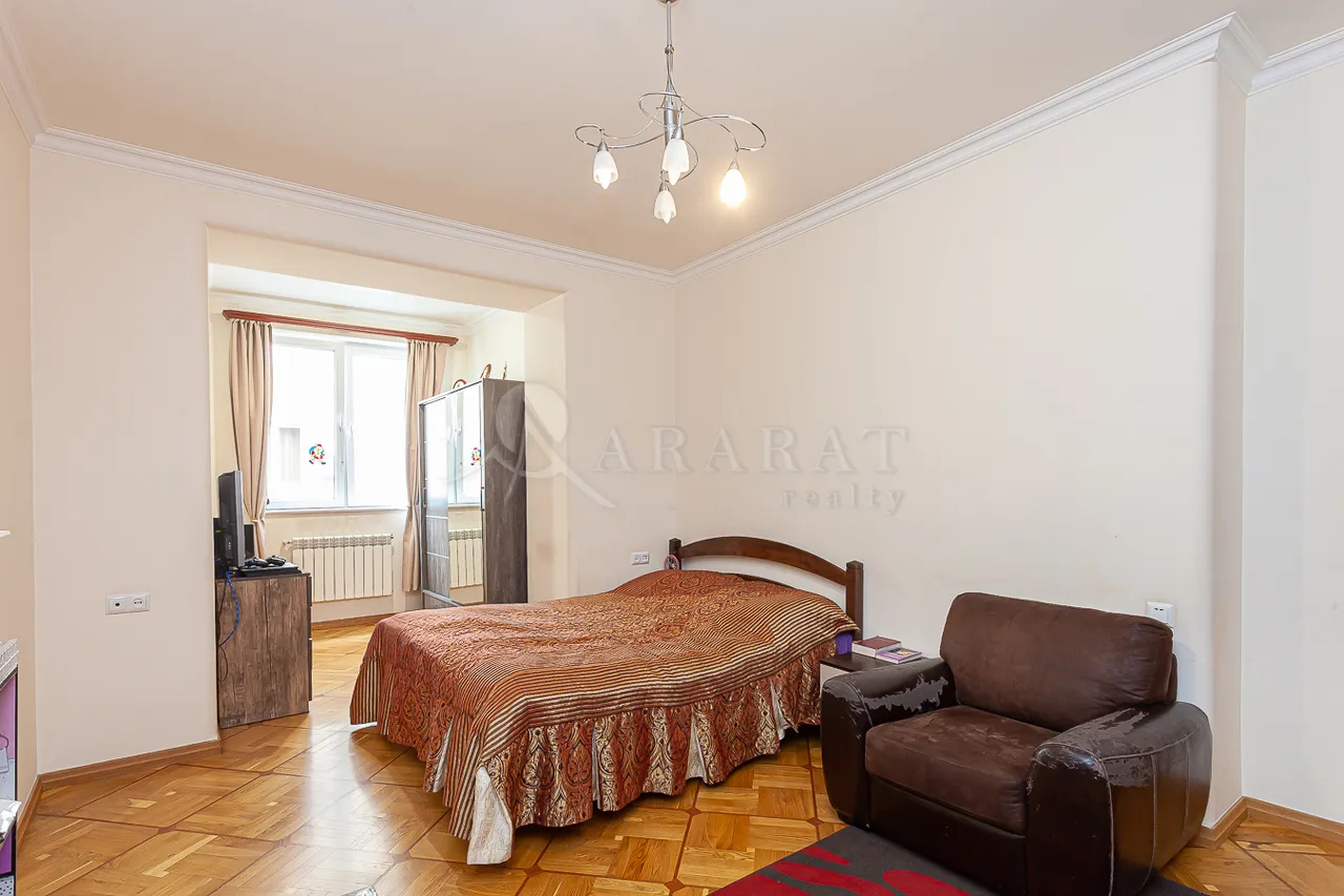 3 bedroom apartment for sale خیابان پوشکین, مرکز شهر ایروان, 158495