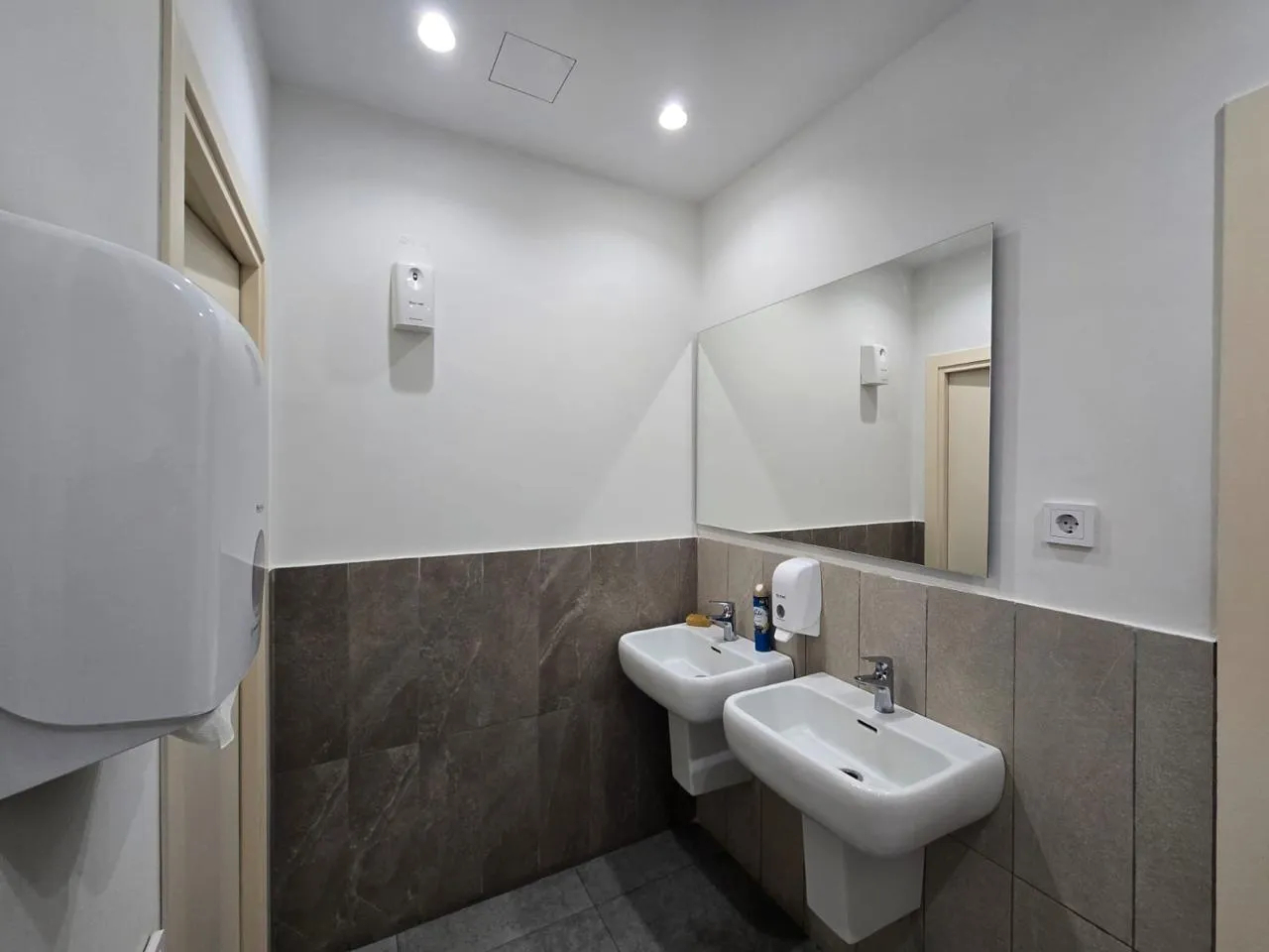 Снять коммерческoе помещение Амирян ул, Центр Ереван, 158765