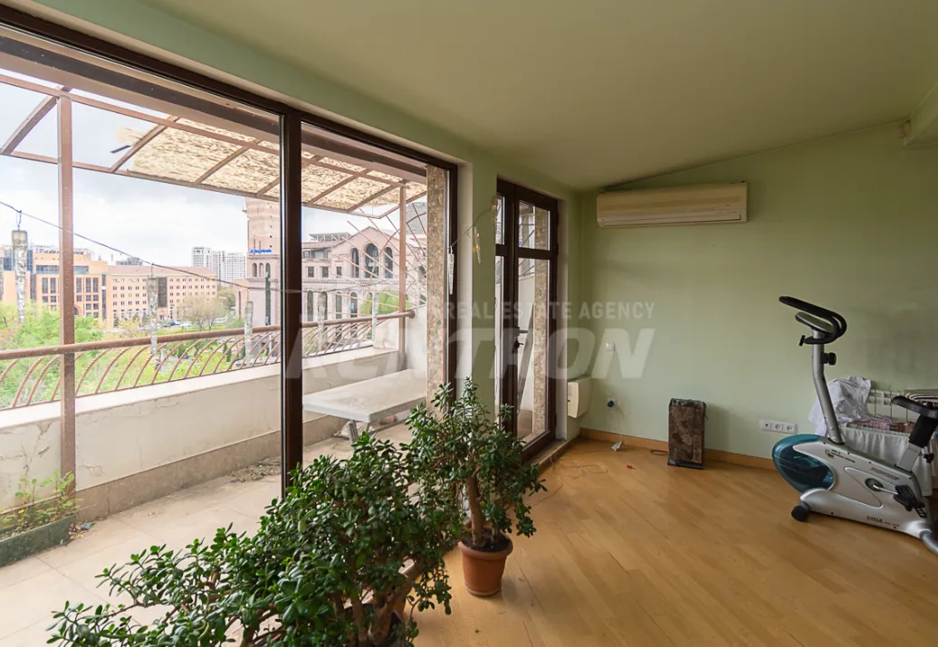 5 bedroom apartment for sale Zakyan St, Center Yerevan, 161876