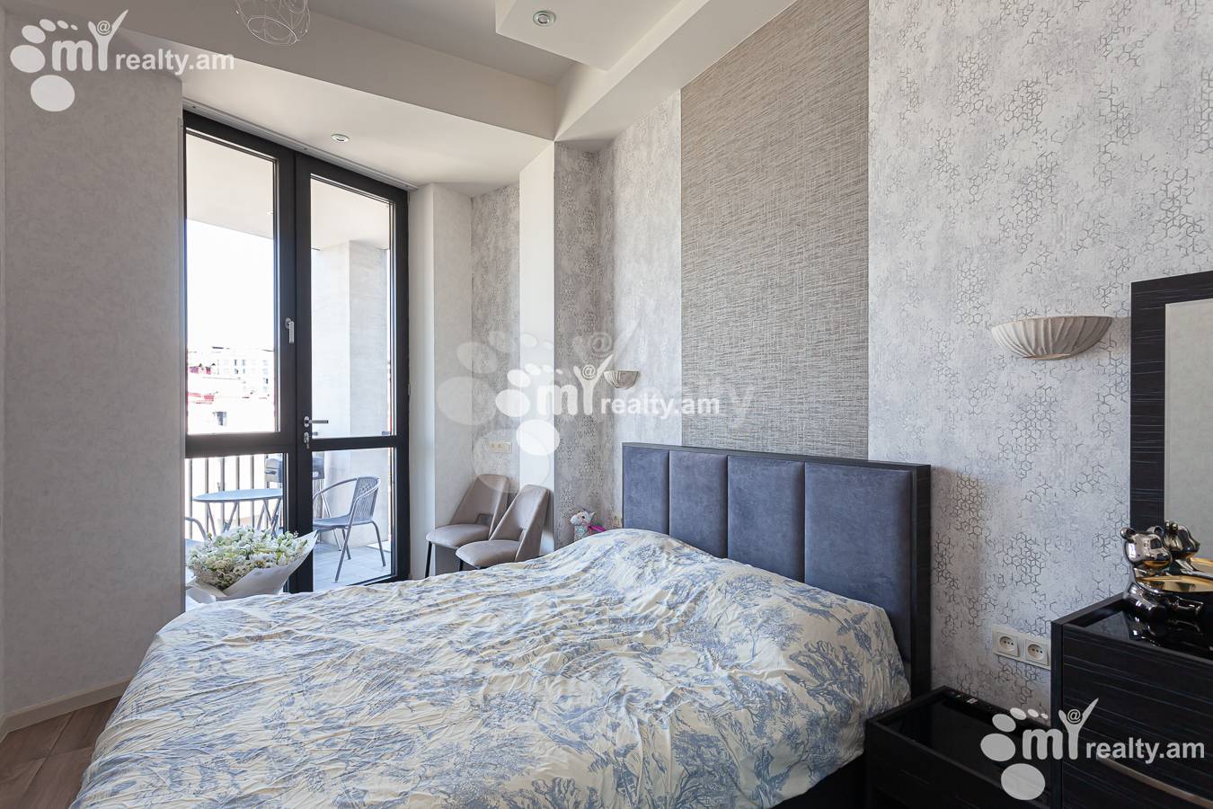 Купить 2 комнатную квартиру Антараин ул, Центр Ереван, 152286