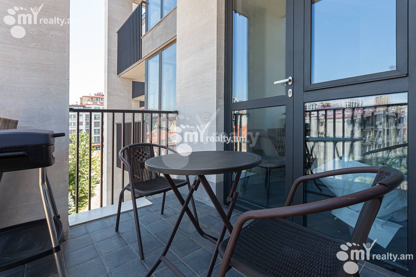 Купить 2 комнатную квартиру Антараин ул, Центр Ереван, 152286