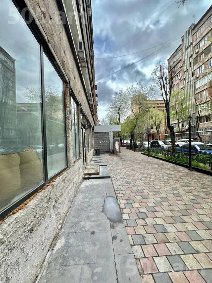 Снять коммерческoе помещение Кохбаци ул, Центр Ереван, 149015
