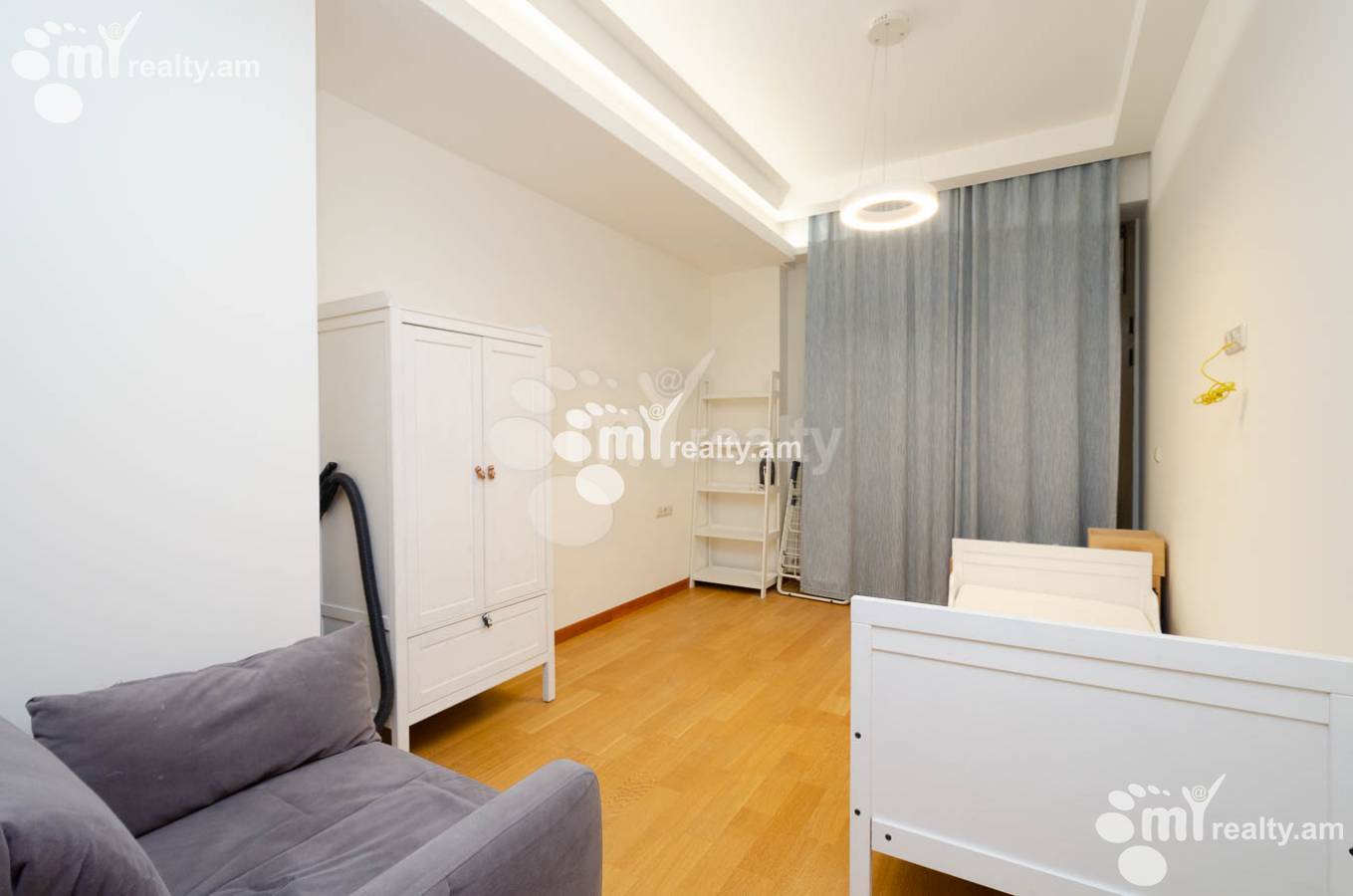 3 bedroom apartment for rent خیابان آنتارایین, مرکز شهر ایروان, 140593