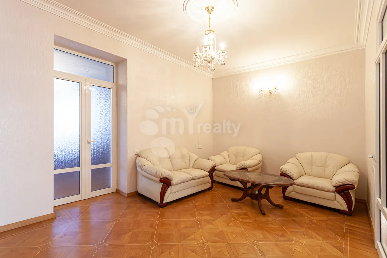 4 bedroom apartment for sale Khanjyan St, Center Yerevan, 160377