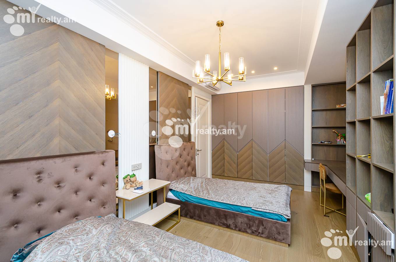 3 bedroom apartment for sale Aram St, Center Yerevan, 149923