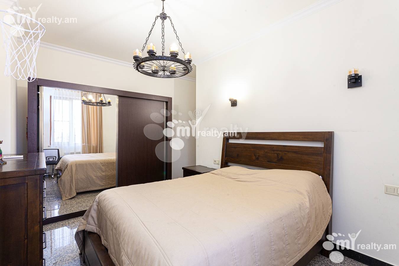 Купить 4 комнатную квартиру Саят-Нова пр, Центр Ереван, 149056