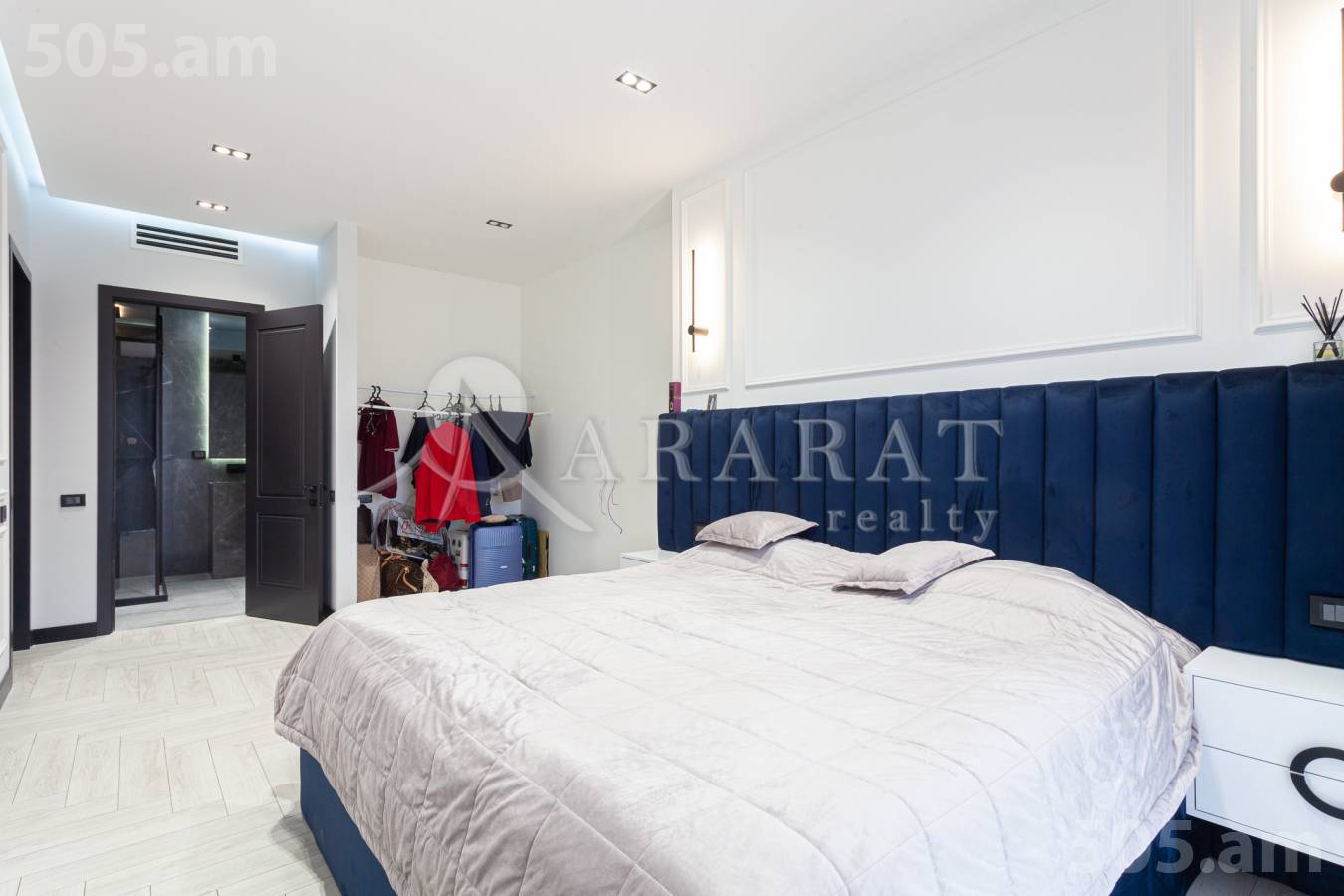 Купить 3 комнатную квартиру Паронян ул, Центр Ереван, 135006