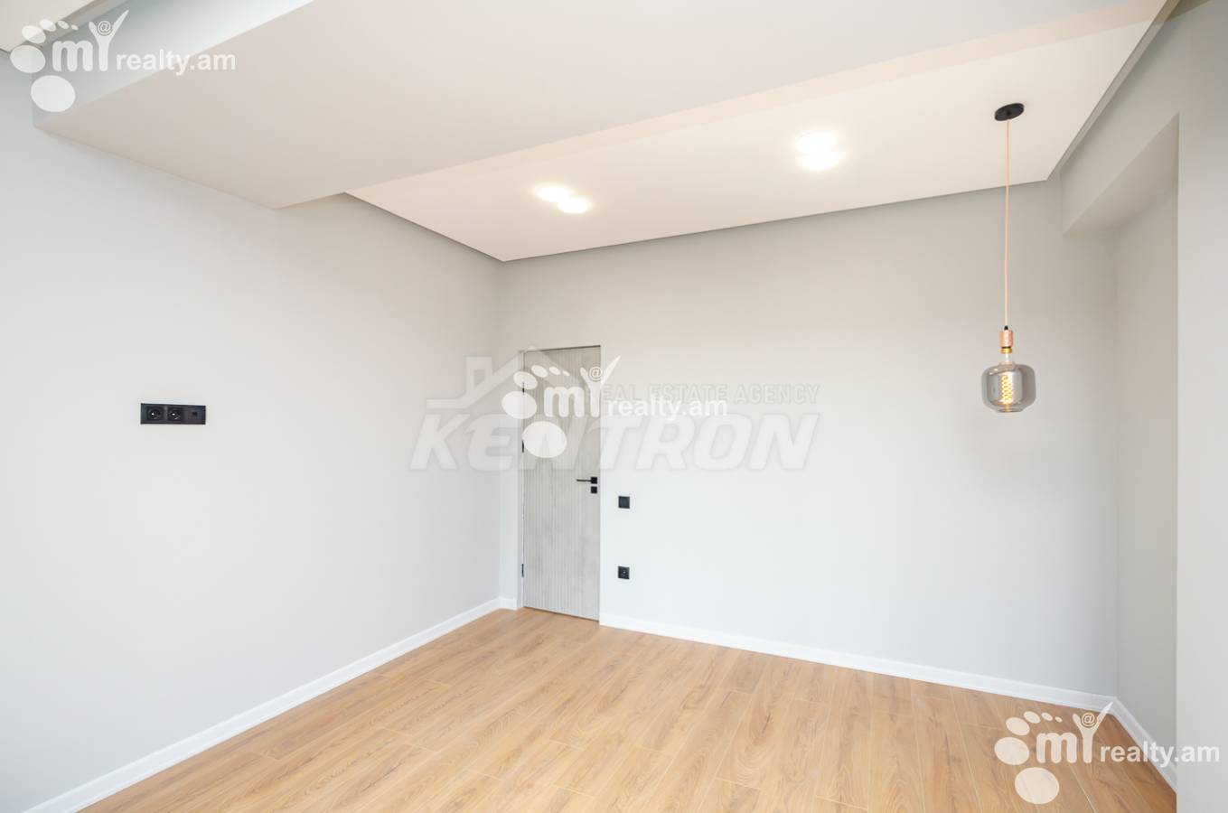 3 սենյականոց բնակարան  Սայաթ-Նովայի պող, Կենտրոն Երևան, 148909