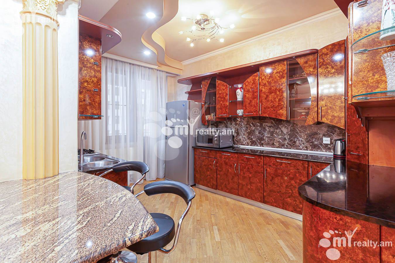 Купить 3 комнатную квартиру Екмалян ул, Центр Ереван, 153469