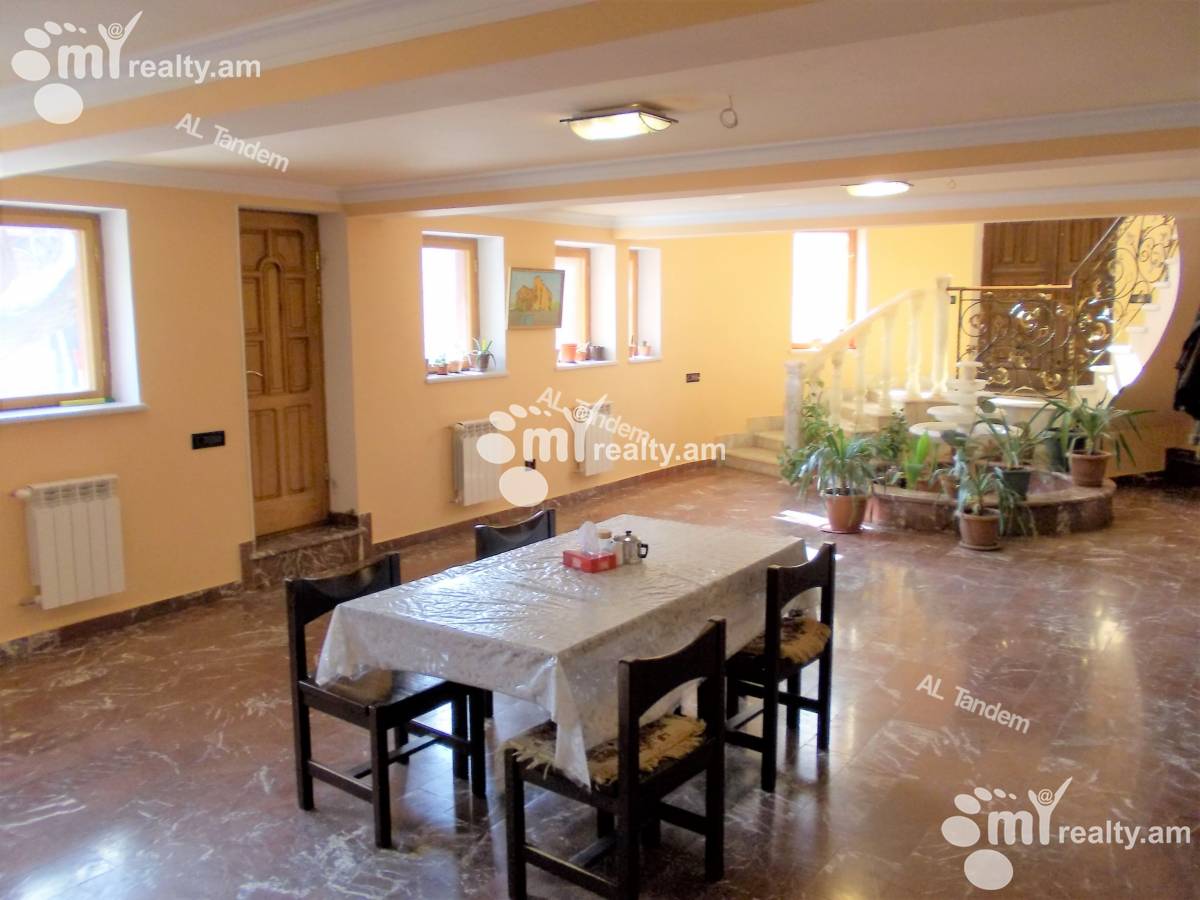 House for rent خیابان باربیوس, عربگیر ایروان, 130781