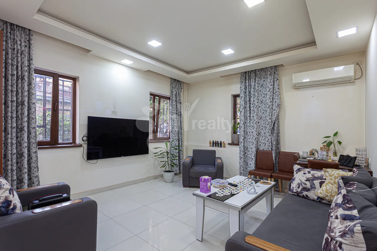 4 bedroom apartment for sale V.Vagharshyan St, Arabkir Yerevan, 161711
