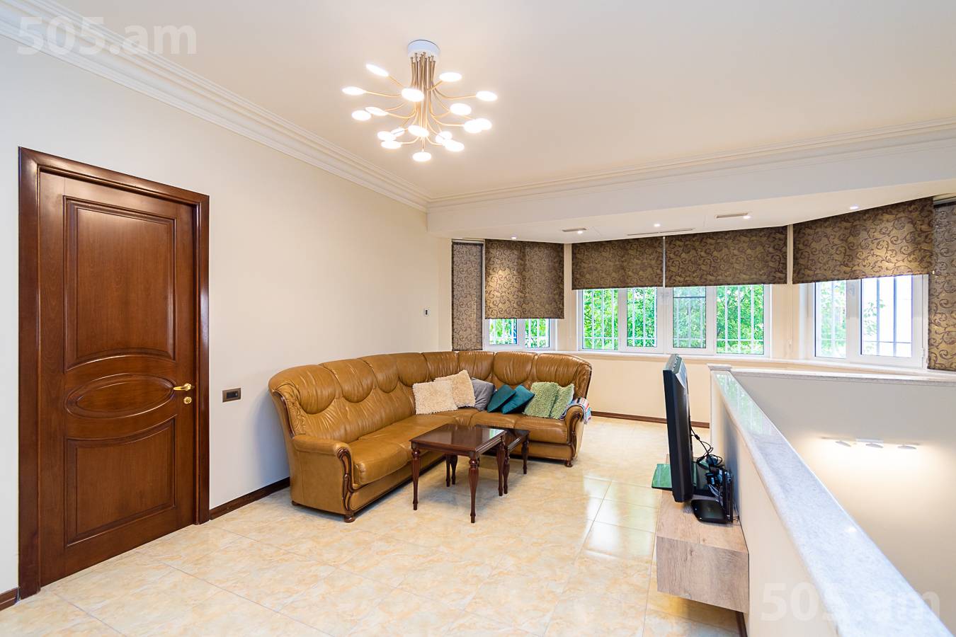 6 սենյականոց բնակարան  Ա.Մանուկյան փող, Կենտրոն Երևան, 153026