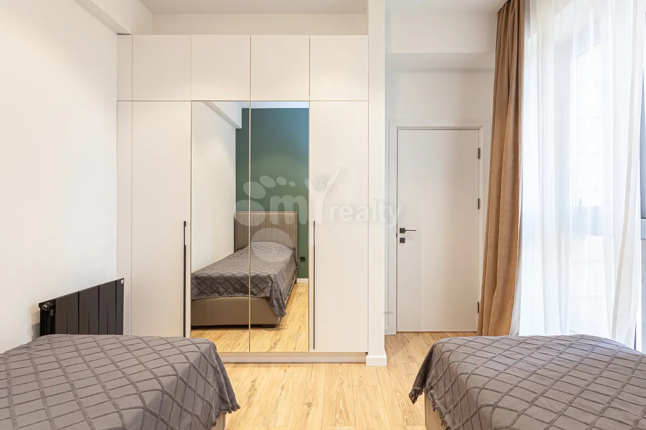 3 bedroom apartment for sale Paronyan St, Center Yerevan, 157376