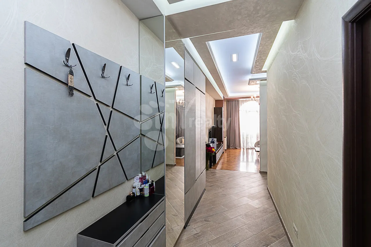 Купить 4 комнатную квартиру Адонц ул, Арабкир Ереван, 159530