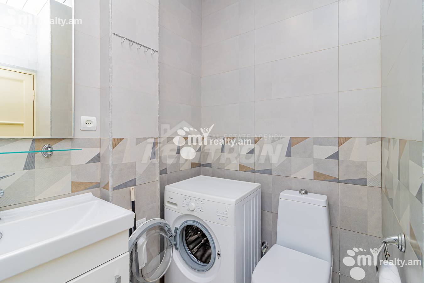 2 bedroom apartment for sale (خیابان باقرامیان (کِنترون, مرکز شهر ایروان, 128604