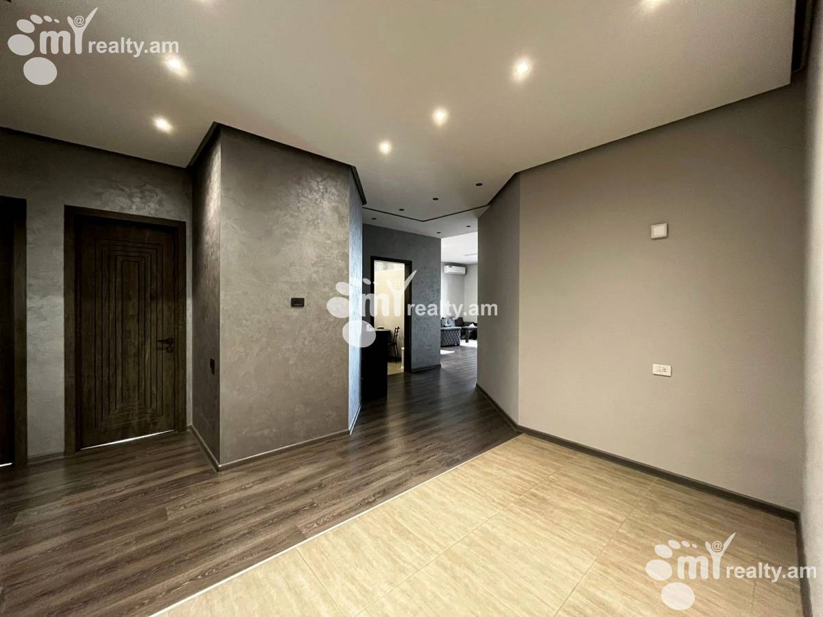 4 bedroom apartment for sale خیابان آزاتوتیان, عربگیر ایروان, 158123